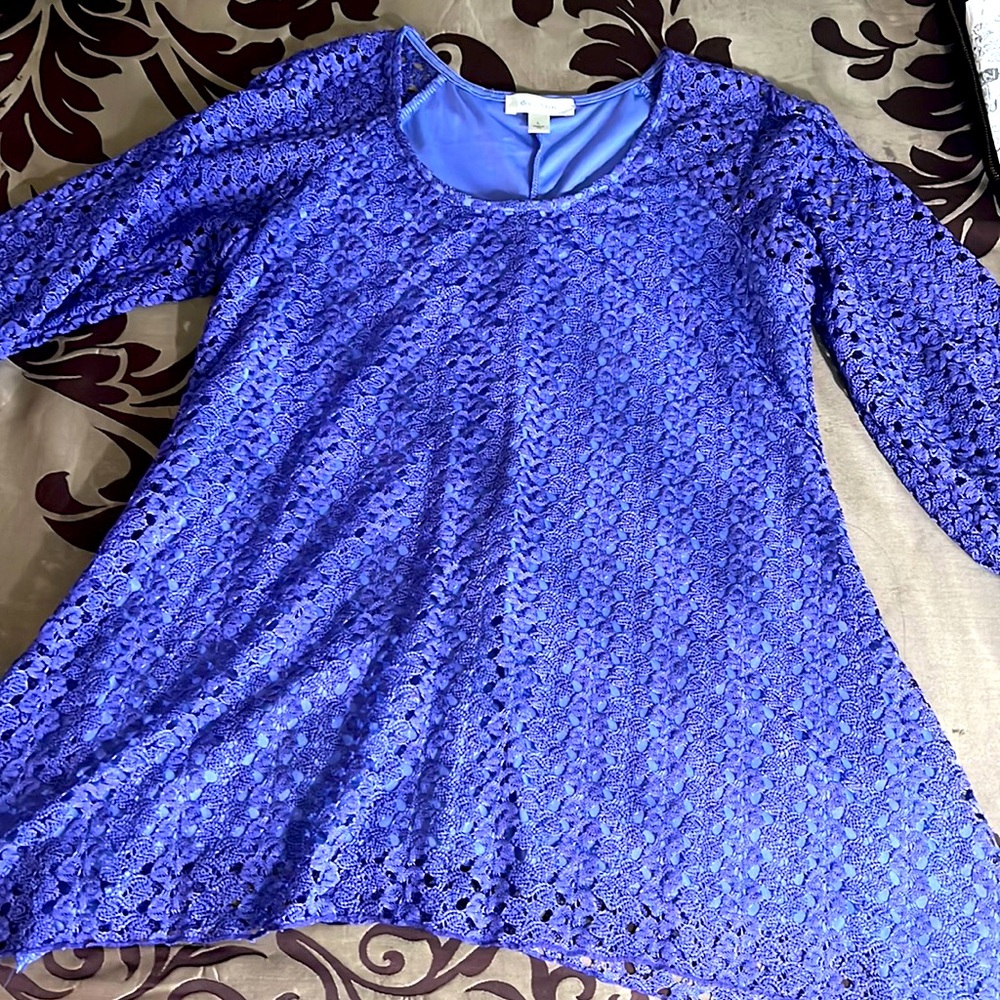Beautiful eyelet full lined top